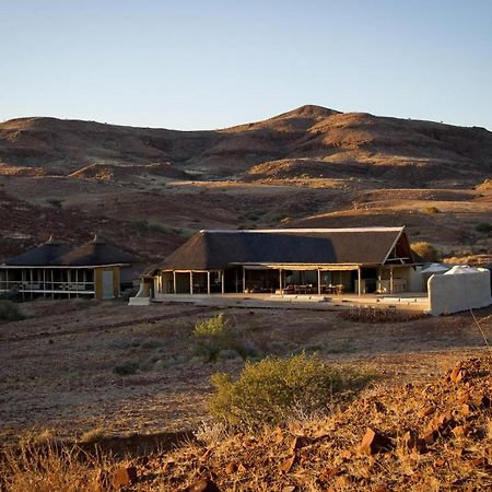 Вилла Wilderness Safaris Damaraland Camp Twyfelfontein Экстерьер фото
