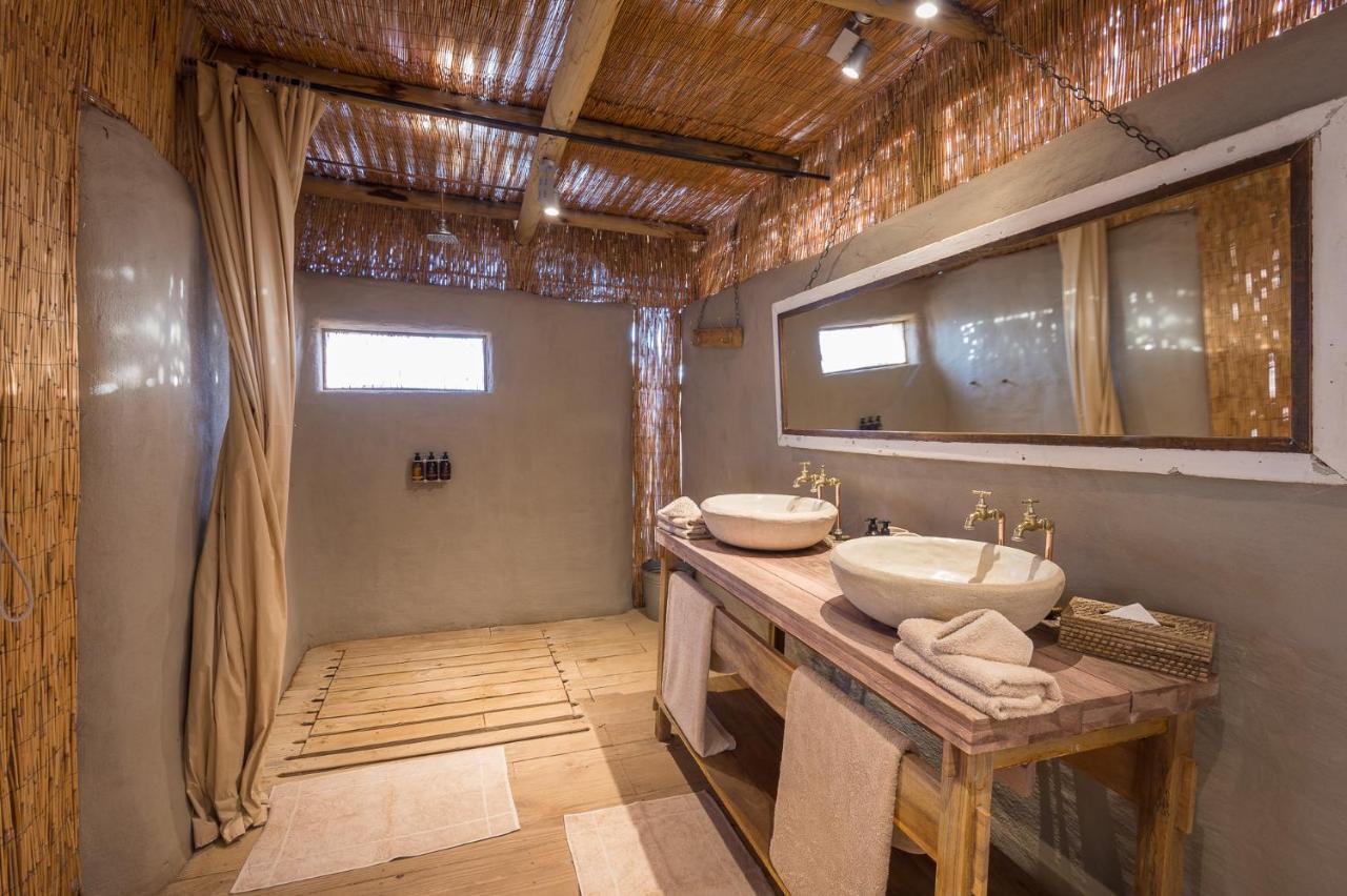 Вилла Wilderness Safaris Damaraland Camp Twyfelfontein Экстерьер фото