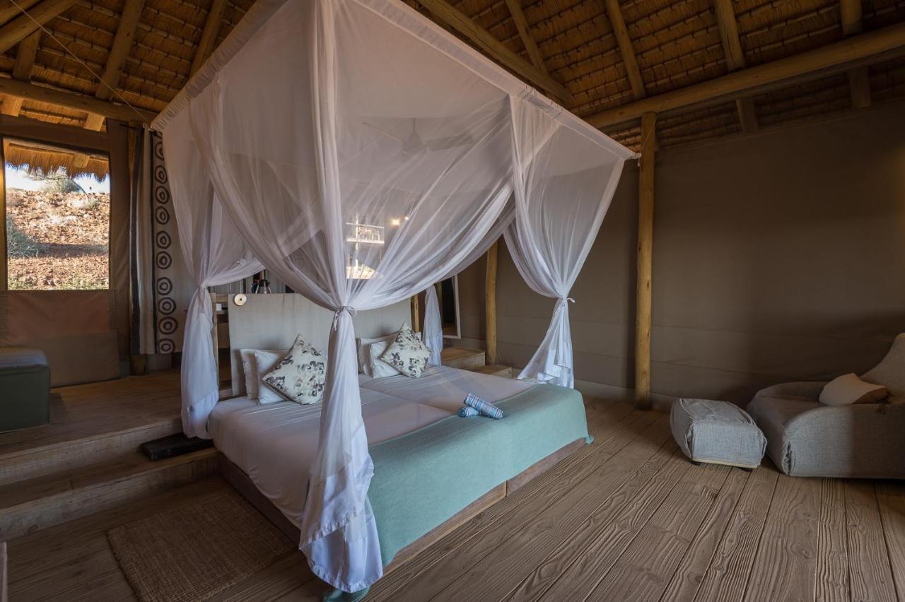 Вилла Wilderness Safaris Damaraland Camp Twyfelfontein Экстерьер фото