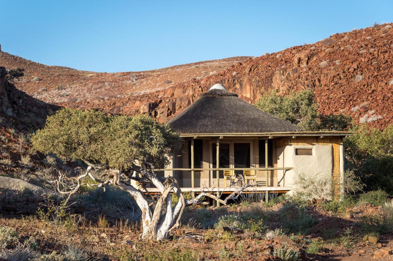 Вилла Wilderness Safaris Damaraland Camp Twyfelfontein Экстерьер фото