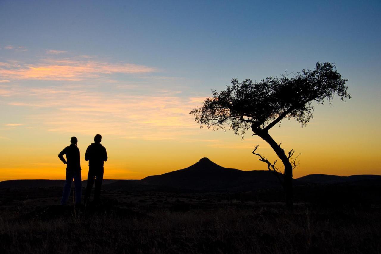 Вилла Wilderness Safaris Damaraland Camp Twyfelfontein Экстерьер фото
